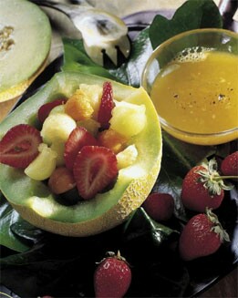CESTA DE MELON RELLENA DE FRUTAS