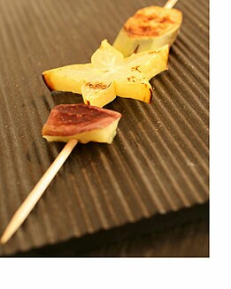 BROCHETA DE FRUTAS TROPICALES