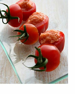 TOMATES CHERRY RELLENOS DE SALMOREJO