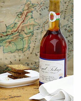 FOIE CON GALLETA DE MAÍZ FRITO