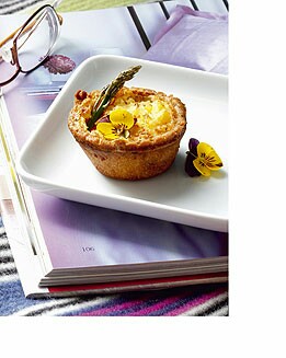 QUICHES DE ESPÁRRAGO Y VIOLETAS