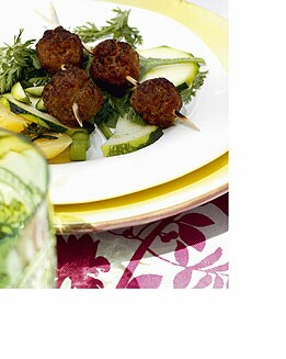 ALBÓNDIGAS RELLENAS DE QUESO FETA