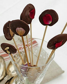 PIRULETAS DE CHOCOLATE Y ROSAS