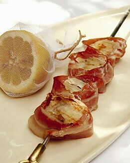 BROCHETAS DE RAPE Y BACÓN