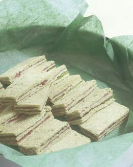 SANDWICHES DE SALMóN