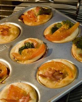 MINIPIZZAS DE JAMóN Y QUESO