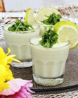 YOGUR  LíQUIDO CON LIMóN Y HIERBABUENA