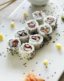 SUSHI DE MAGRET DE PATO Y PIÑA