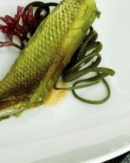 BACALAO AL HORNO ENVUELTO EN ALGA