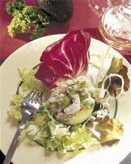 AGUACATES CON CEVICHE DE MARISCO