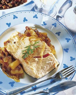 LOMOS DE SALMÓN CON PIÑA