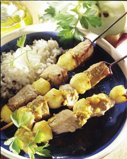 BROCHETAS DE LOMO Y MANZANA