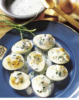 HUEVOS RELLENOS DE ARENQUES AHUMADOS