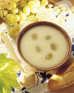 CREMA DE AJO BLANCO CON UVAS