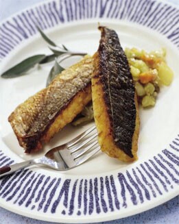 LOMOS DE DORADA SOBRE VERDURAS