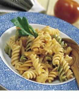 ESPIRALES CON SALSA DE PIMIENTOS Y BACALAO