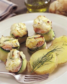 ROLLITOS DE SALMÓN Y CALABACÍN