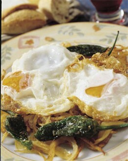 HUEVOS CON PIMIENTOS DE PADRÓN