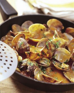 ALMEJAS EN SALSA DE VINO BLANCO