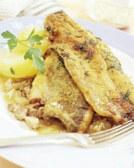 TRUCHAS REBOZADAS EN SALSA DE OPORTO Y BACÓN
