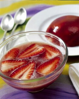 FRESAS EN GELATINA