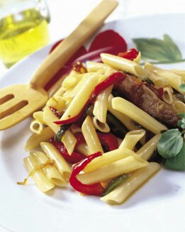 MACARRONES CON CERDO EN SALSA DE SOJA