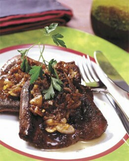 FILETES DE HIGADO DE TERNERA CON SALSA DE CHALOTAS