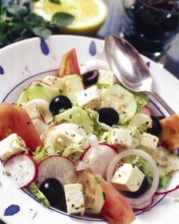 ENSALADA GRIEGA AL ESTILO MEDITERRÁNEO