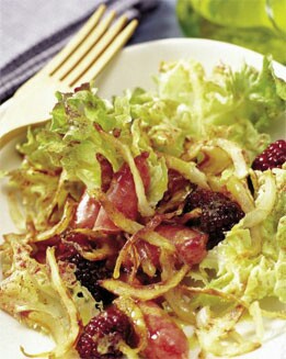 ENSALADA DE BUTIFARRA Y CEBOLLA CRUJIENTE