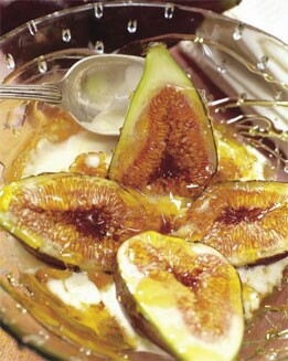 CREMA DE QUESO CON FRUTAS CARMELIZADAS