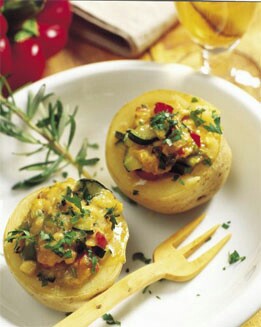 PATATAS ASADAS CON PISTO DE CALABACÍN
