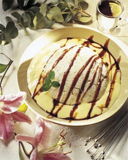 POSTRE HELADO DE MERENGUES