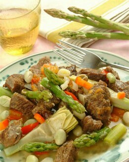 CALDERETA DE TERNERA CON VERDURAS DE PRIMAVERA