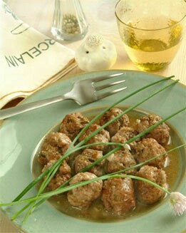 ALBÓNDIGAS EN SALSA DE ALMENDRAS