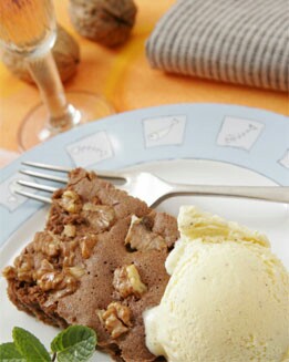 BROWNIE DE CHOCOLATE CON HELADO DE YOGUR