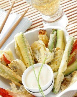 TEMPURA DE VERDURAS CON SALSA DE SOJA