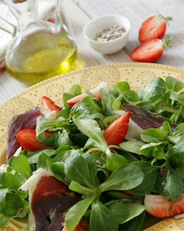 ENSALADA DE CANÓNIGOS  Y FRESAS