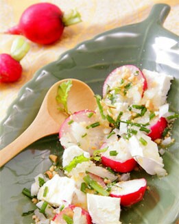 ENSALADA DE RÁBANOS  Y QUESO