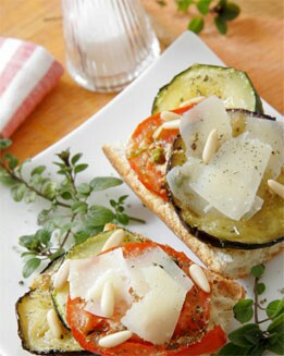 TOSTA DE VERDURAS Y PESTO DE APIO