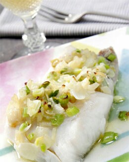 SUPREMA DE MERLUZA ENCEBOLLADA
