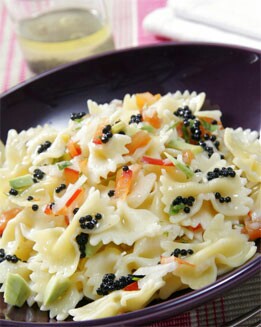 LAZOS EN ENSALADA CON VINAGRETA DE HUEVAS