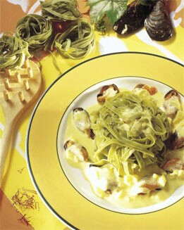 CINTAS CON MEJILLONES Y AZAFRÁN