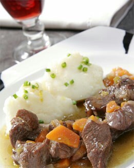 TERNERA  EN SALSA DE VERDURAS