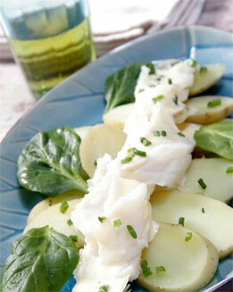 BACALAO CON PATATAS Y ALIOLI