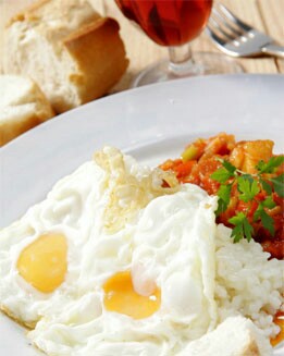 ARROZ CON PISTO Y HUEVOS