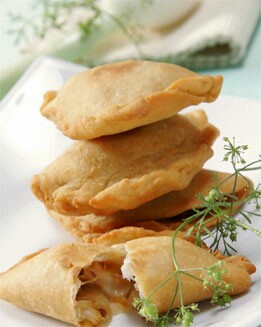 EMPANADILLAS DE QUESO Y CEBOLLA