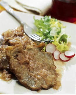 ESCALOPINES DE TERNERA EN SALSA DE VINO