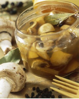 CHAMPIÑONES ESCABECHADOS