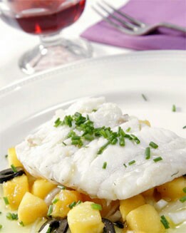 ENSALADA DE MELOCOTÓN CON LENGUADO A LA PLANCHA