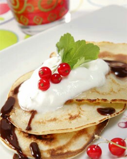 TORTITAS CON SALSA DE CHOCOLATE